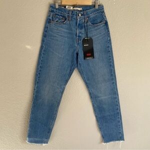 Levi’s Wedgie Straight Medium Light Wash Jeans Raw Hem